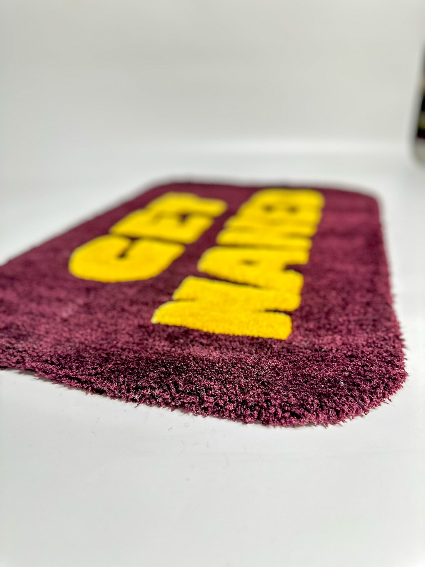 “Get Naked” Yazılı Ten El Yapımı Tufting Halı, Paspas